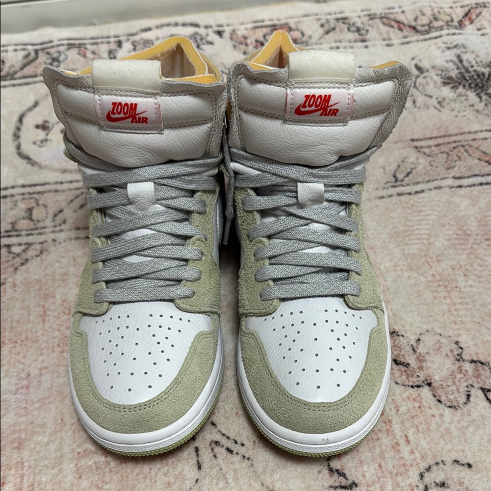 Nike Comfort Air High-Top Jordan 1 Sneakers In Green, Gray And White